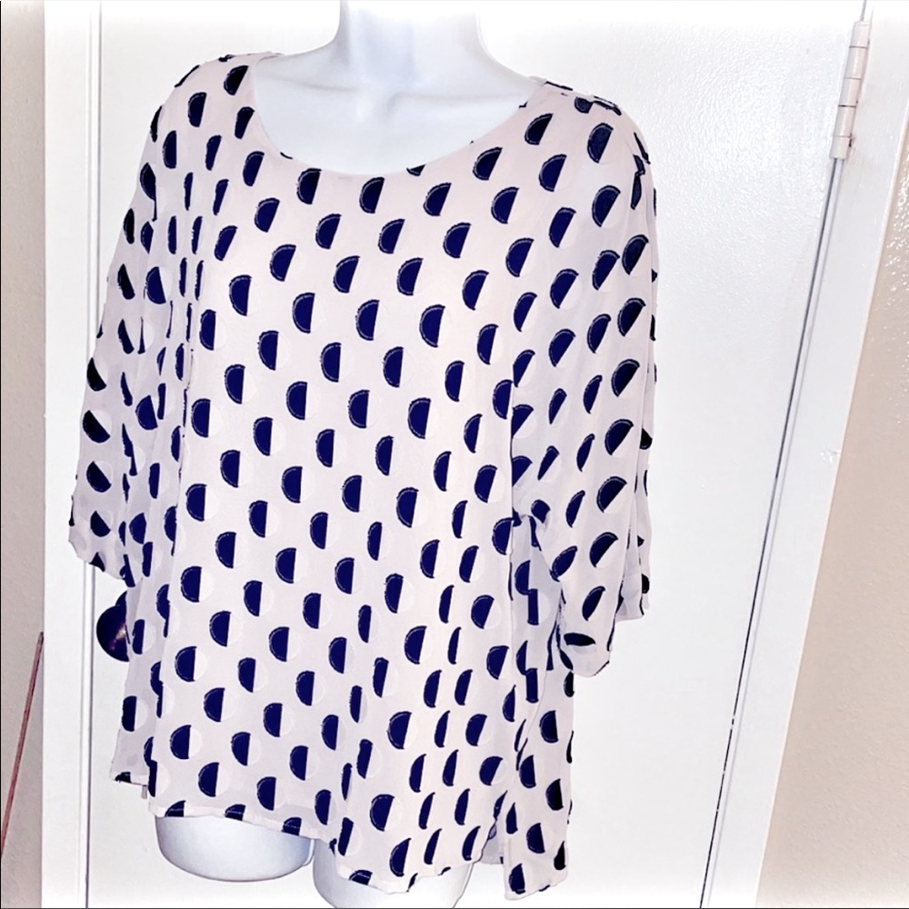 Vince Camino polka dot creed blouse bat wing size small